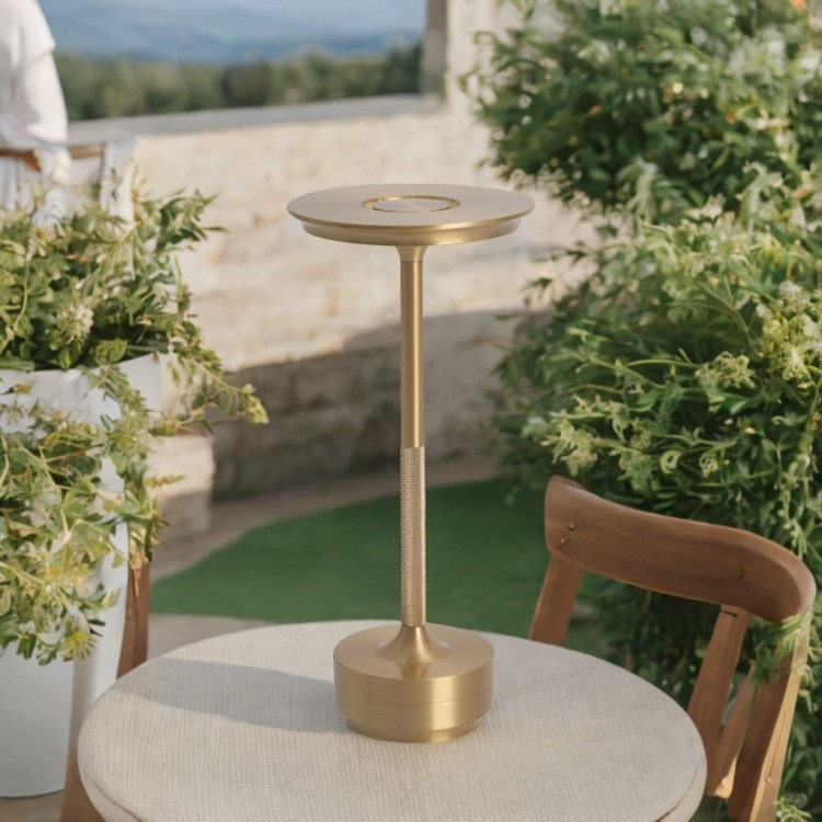 Codice. 3287-Lampa da tavolo senza fili di acciaio verniciato in oro