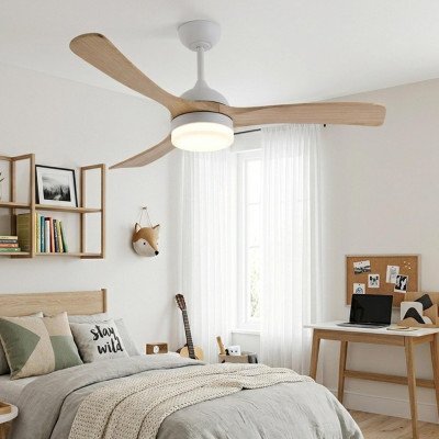 ART.-NR. 7082 LED-DECKENVENTILATOR DC WEISS UND FLÜGEL AUS HELLEM HOLZ 20W Ø132CM
